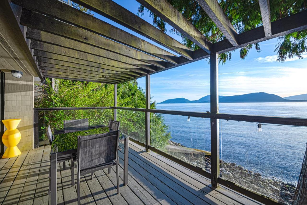 Waterfront Cottage With Superb Coastline Views West Vancouver Exterior foto