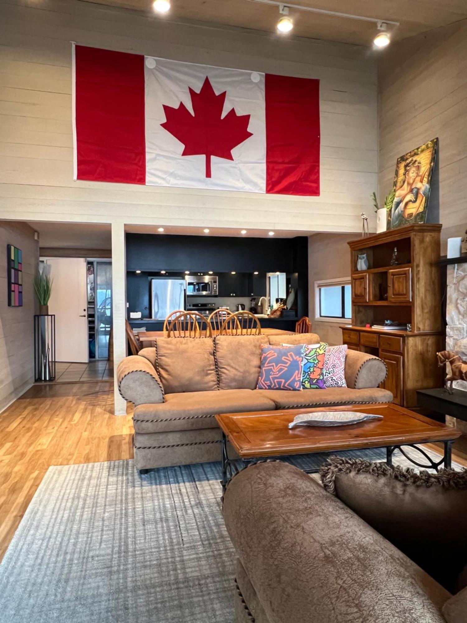 Waterfront Cottage With Superb Coastline Views West Vancouver Exterior foto